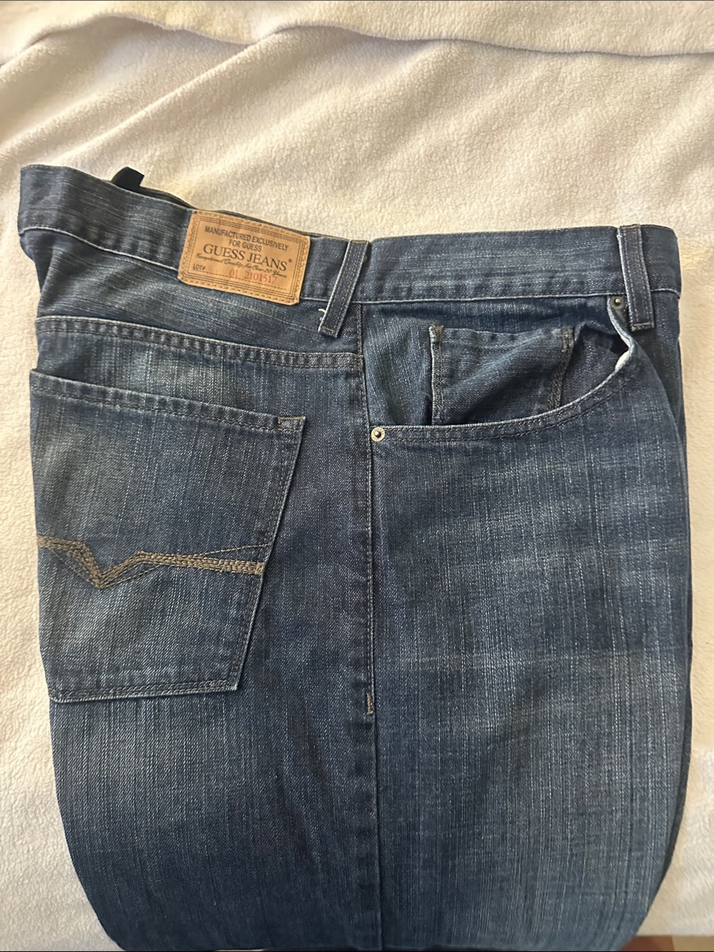 GUESS Men’s Dark Blue Straight Leg Jeans 3